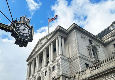 اقتصاد بريطانيا يعود للنمو بشكل مفاجئ