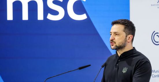 الرئيس الأوكراني يسخر من ترامب: استبدالي لن ينجح أبداً