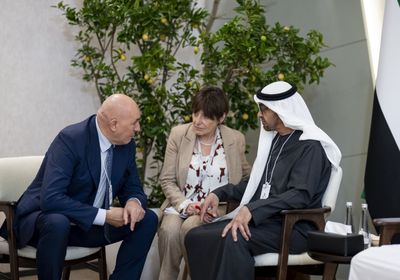 رئيس الإمارات يلتقي وزير الدفاع الإيطالي على هامش "آيدكس 2025"