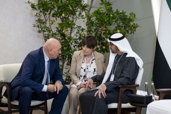 رئيس الإمارات يلتقي وزير الدفاع الإيطالي على هامش "آيدكس 2025"