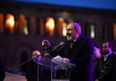 رئيس وزراء أرمينيا يدعو إلى إجراء استفتاء على دستور جديد