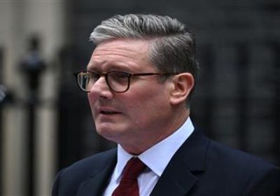 منتخب ديمقراطيًا.. ستارمر يدعم زيلينسكي