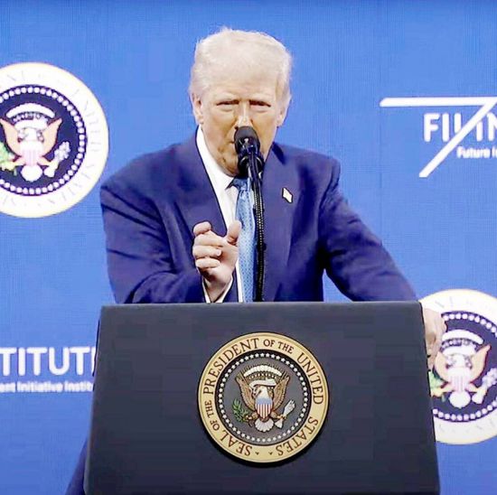 ترامب: سنعمل مع السعودية لتحقيق مستقبل أكثر استقراراً للعالم