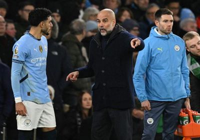 جوارديولا يرفض المقارنة بين صلاح ومرموش