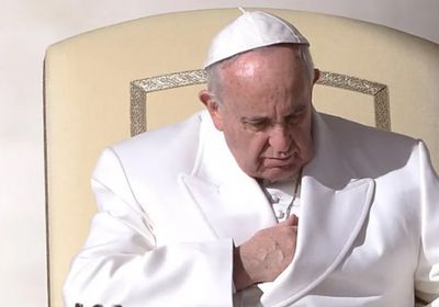 طبيب بابا الفاتيكان: مازال في الخطر