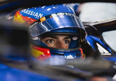 ساينز يعوض فيتيل بمجلس إدارة رابطة سائقي سباقات الجائزة الكبرى