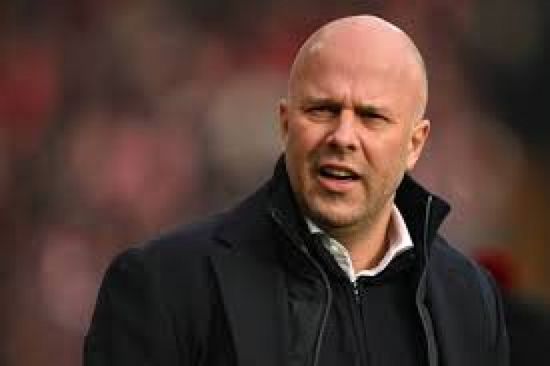 سلوت مدرب ليفربول يتحلى بالحذر رغم اتساع فارق الصدارة