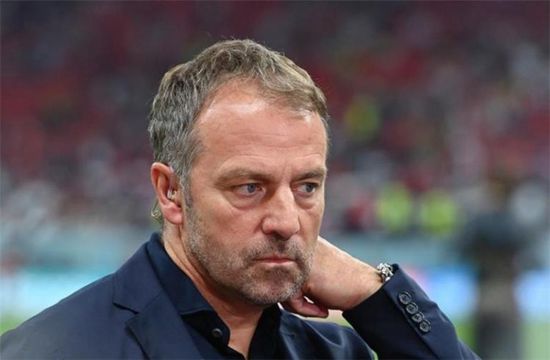 فليك يطالب لاعبي برشلونة بالمزيد من الحسم أمام أتليتيكو