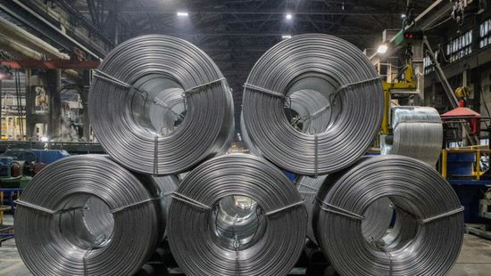 ارتفاع أسعار الألمنيوم بعد عقوبات أوروبية جديدة على روسيا