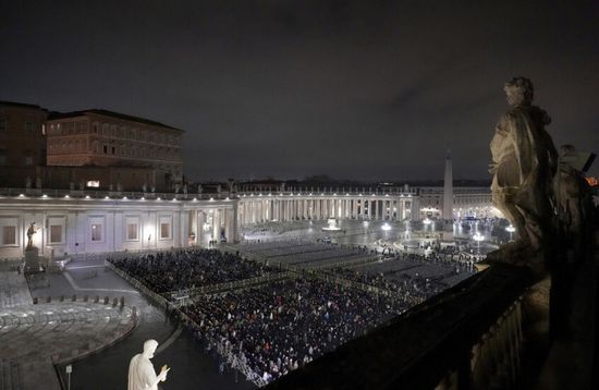 البابا فرنسيس يلتقي وزير خارجية الفاتيكان في المستشفى