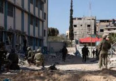 المئات يشاركون في تشييع جثمان رهينة إسرائيلي قتل في قطاع غزة