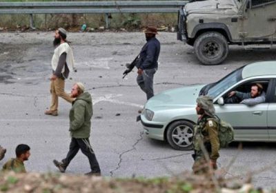 مستوطنون يطعنون فلسطينيًا من ذوي الاحتياجات الخاصة