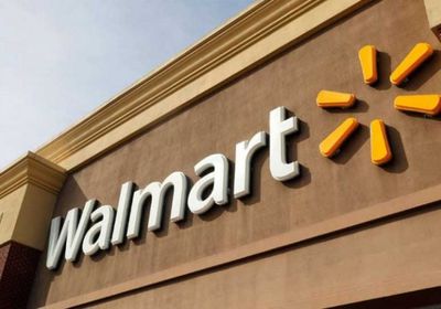 وول مارت تُحذر من تأثير الرسوم الجمركية وتخسر 50 مليارا