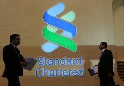 ستاندرد تشارترد يعلن زيادة أرباحه السنوية وإعادة شراء أسهم