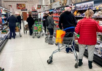 مبيعات التجزئة البريطانية تسجل أول نمو منذ أغسطس