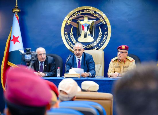 الرئيس الزُبيدي: قواتنا المسلحة صمام أمان الجنوب وحصنه المنيع