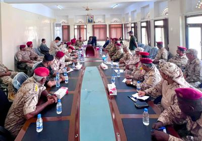 البحسني يلتقي قادة ألوية المنطقة العسكرية الثانية