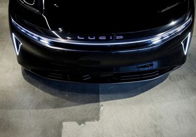 لوسد تبحث عن رئيس تنفيذي جديد بعد استقالة رولينسون