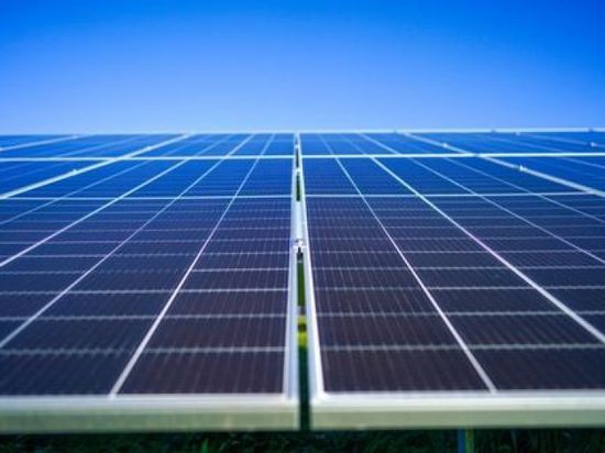 الهند تخطط لدعم صناعة الألواح الشمسية بمليار دولار