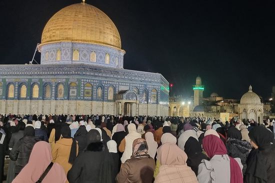 70 ألفا يؤدون صلاتي العشاء والتراويح في المسجد الأقصى