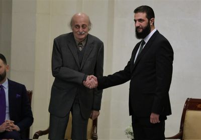 وليد جنبلاط يحذر من مخططات إسرائيل في سوريا