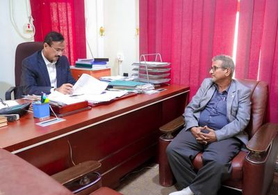 محافظ شبوة يطلع على مستوى الانضباط الوظيفي مطلع رمضان