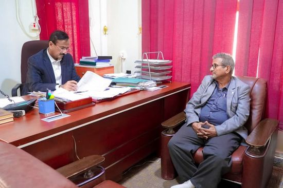 محافظ شبوة يطلع على مستوى الانضباط الوظيفي مطلع رمضان