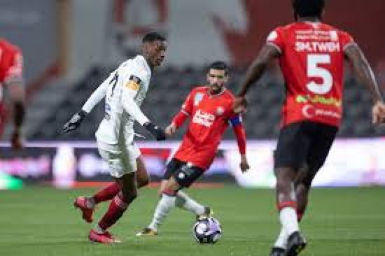 القادسية يفوز قرب النهاية والاتفاق ينتزع التعادل من الرائد