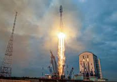 الدفاع الروسية تطلق صاروخًا يحمل مركبة فضائية