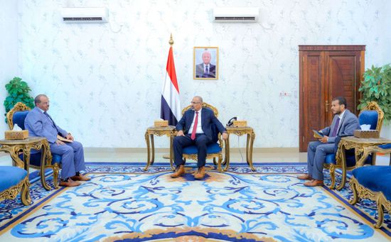 الرئيس الزُبيدي يؤكد دعم مقاومة البيضاء في مواجهة الحوثي