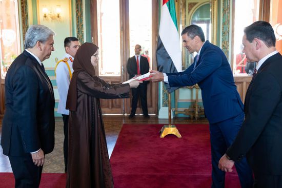 سفيرة الإمارات تقدم أوراق اعتمادها إلى رئيس باراغواي