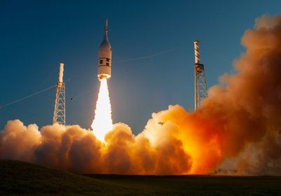 نجاح أمريكي في الهبوط على القمر يرفع أسهم شركات الفضاء