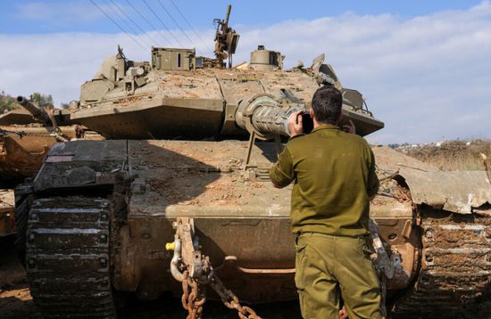  جيش الاحتلال يهاجم مخزنًا للأسلحة بسوريا