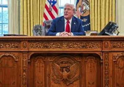 ترامب يكثف حربه التجارية مع رسوم جمركية على كندا والمكسيك