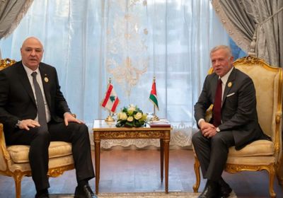 على هامش قمة القاهرة.. عاهل الأردن يلتقي الرئيسين العراقي واللبناني