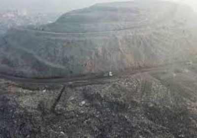 نيودلهي تعتزم التخلص في غضون عام من جبل نفايات ضخم