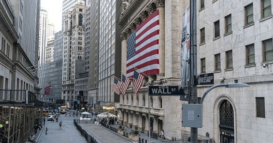 تباطؤ التضخم الأمريكي يعزز الآمال بخفض الفائدة