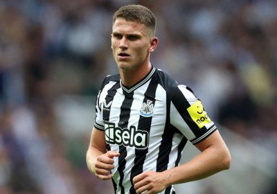 نيوكاسل يتعرض لضربة قوية بغياب مدافعه بوتمان لمدة ثمانية أسابيع