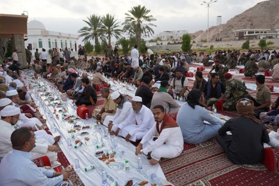 خلال مأدبة إفطار.. البحسني يدعو لتعزيز الخدمات في حضرموت