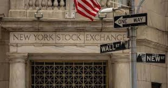 انخفاض أسهم شركات الرقائق الأمريكية في وول ستريت