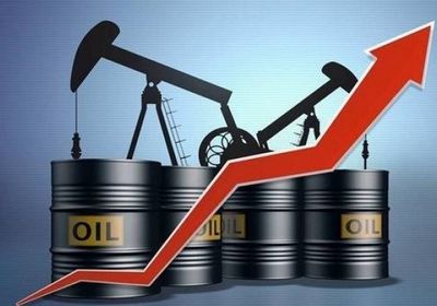 النفط يرتفع وسط تهديدات روسية بتعديل الإنتاج