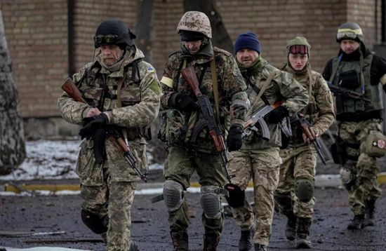 الدفاع الأوكرانية: 70 ألف امرأة يخدمن بالقوات المسلحة