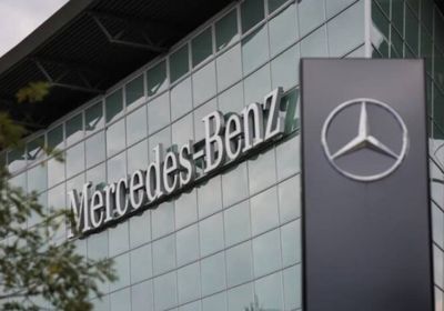 مرسيدس تخفض التكاليف وتلجأ لتسريح الموظفين
