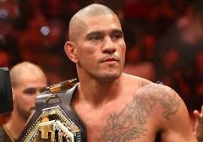 أنكالاف يهزم بيريرا ليصبح بطل يو.إف.سي لوزن خفيف الثقيل