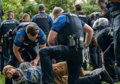 طلاب: السلطات الأمريكية تحتجز طالبًا فلسطينيًا