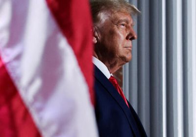 مقاتلات أمريكية تعترض طائرة فوق منتجع ترامب