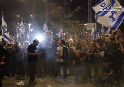 مئات المتظاهرين يحاصرون مقر الدفاع الإسرائيلية