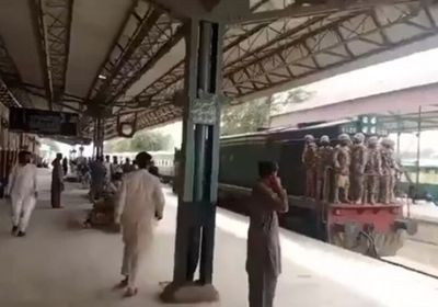 بعد اختطاف قطار ركاب.. السلطات الباكستانية تعلن حالة الطوارئ