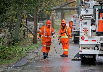 كندا تهدد الولايات المتحدة بقطع إمدادات الكهرباء