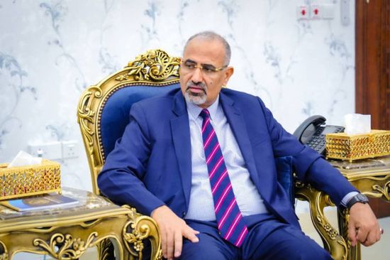 قطاعات معيشية على طاولة اجتماعات الرئيس الزُبيدي.. حراك ضد حرب الخدمات